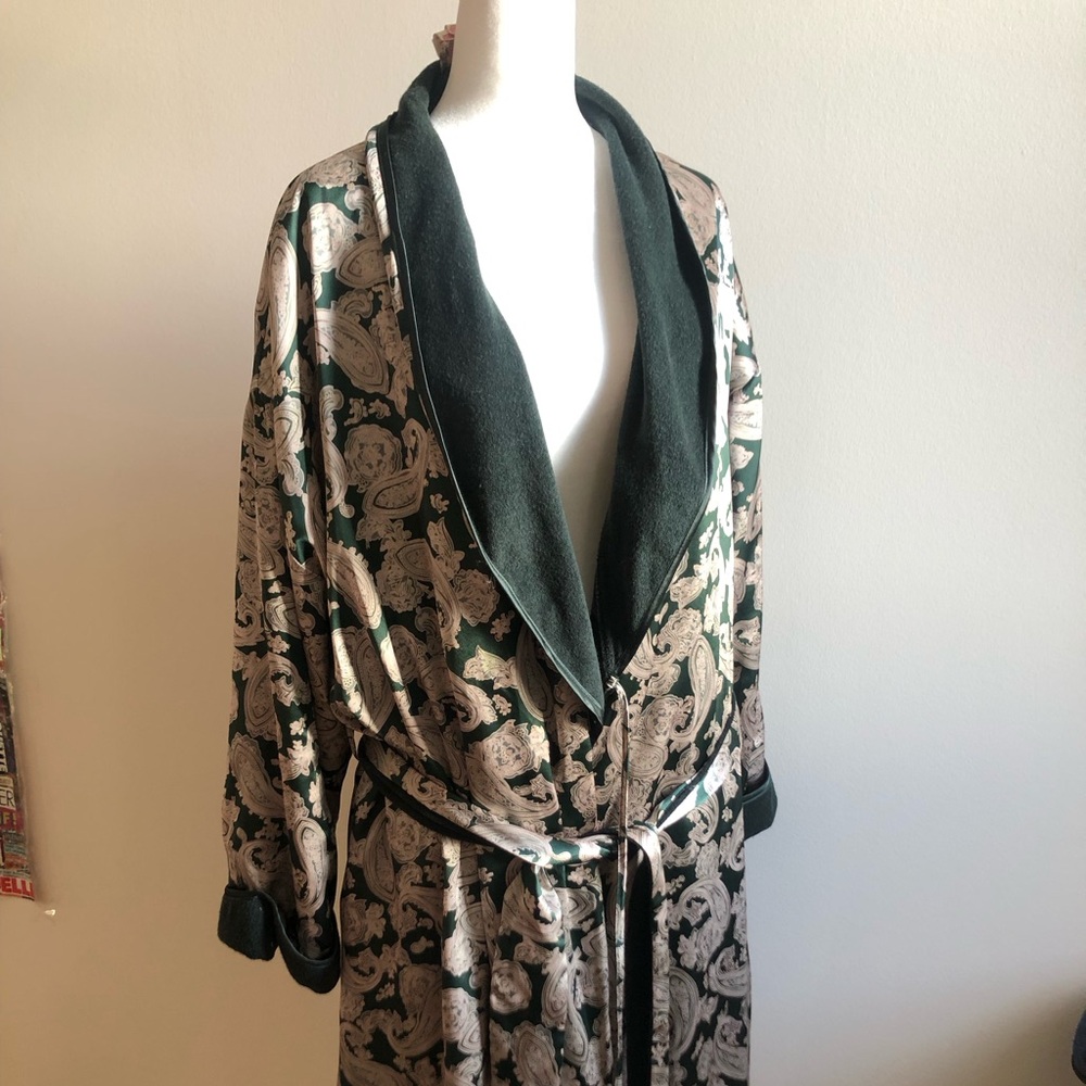 Chic Paisley Robe in Green and Cream